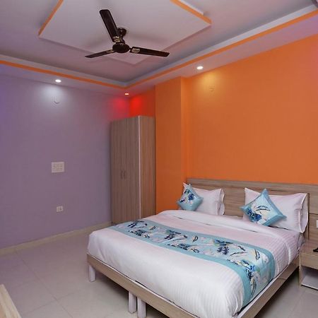 Oyo Rose Residency Near Dwarka Sector 9 Metro Station Hotel New Delhi Exterior photo