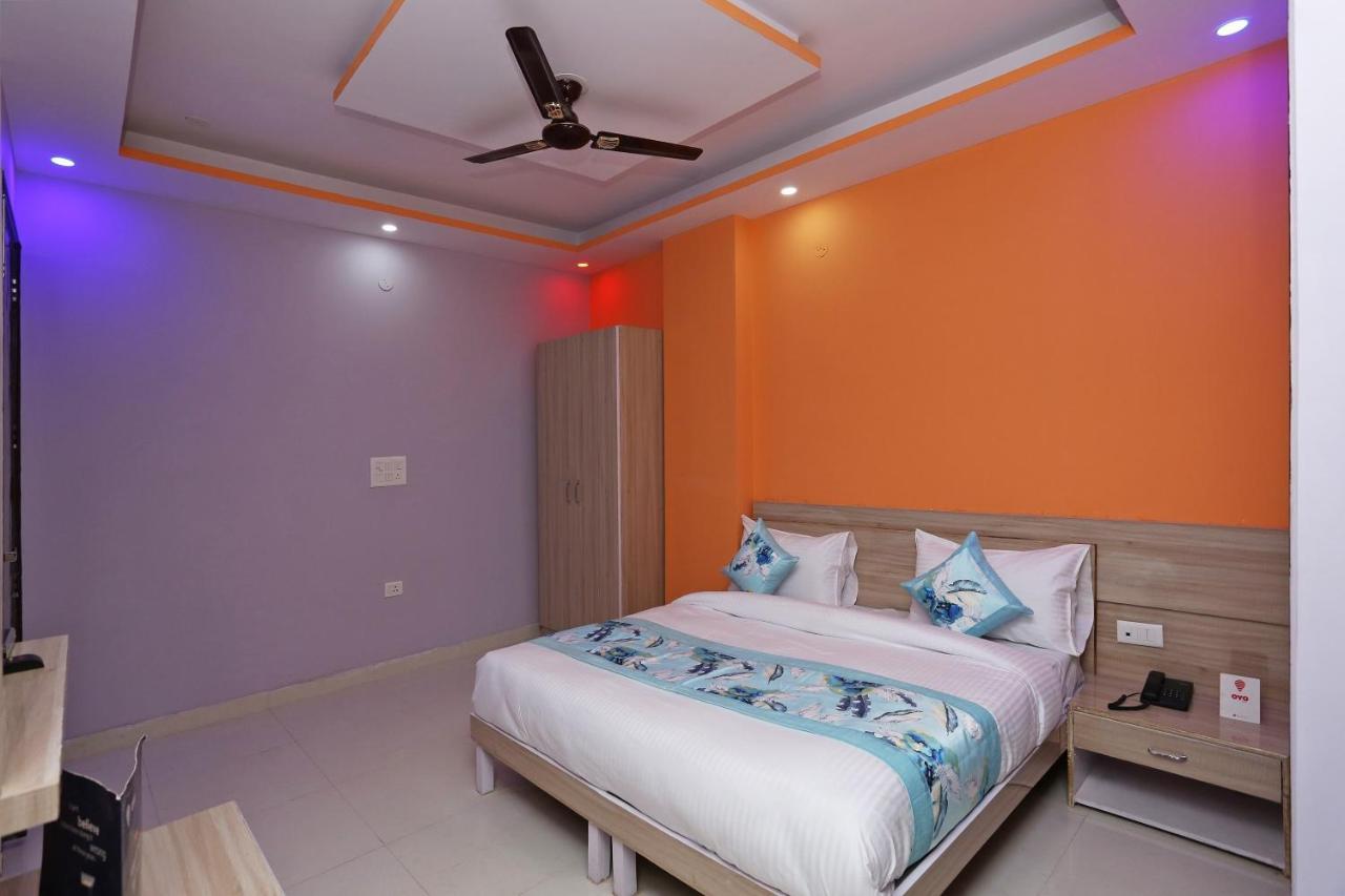 Oyo Rose Residency Near Dwarka Sector 9 Metro Station Hotel New Delhi Exterior photo