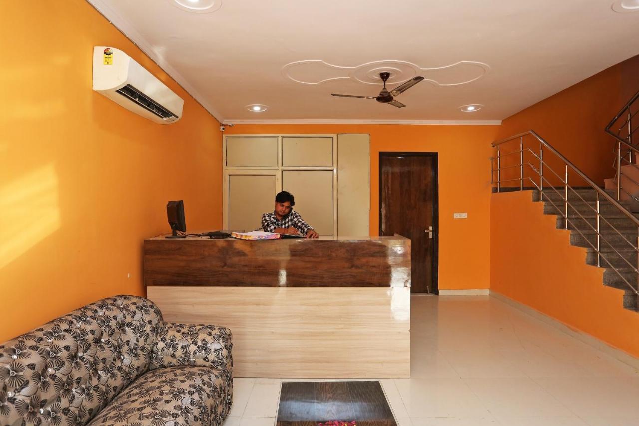 Oyo Rose Residency Near Dwarka Sector 9 Metro Station Hotel New Delhi Exterior photo